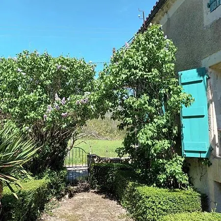 Charmant Studio Avec Jardin A La Campagne Sur Le Chemin De Saint Jacques De Compostelle アパート ロゼルト